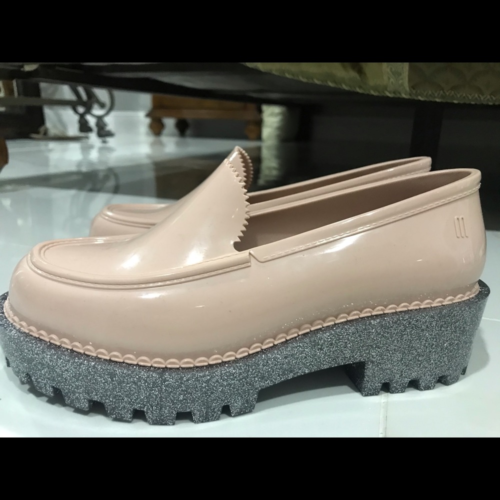 Shoes - Picture 3 of 4